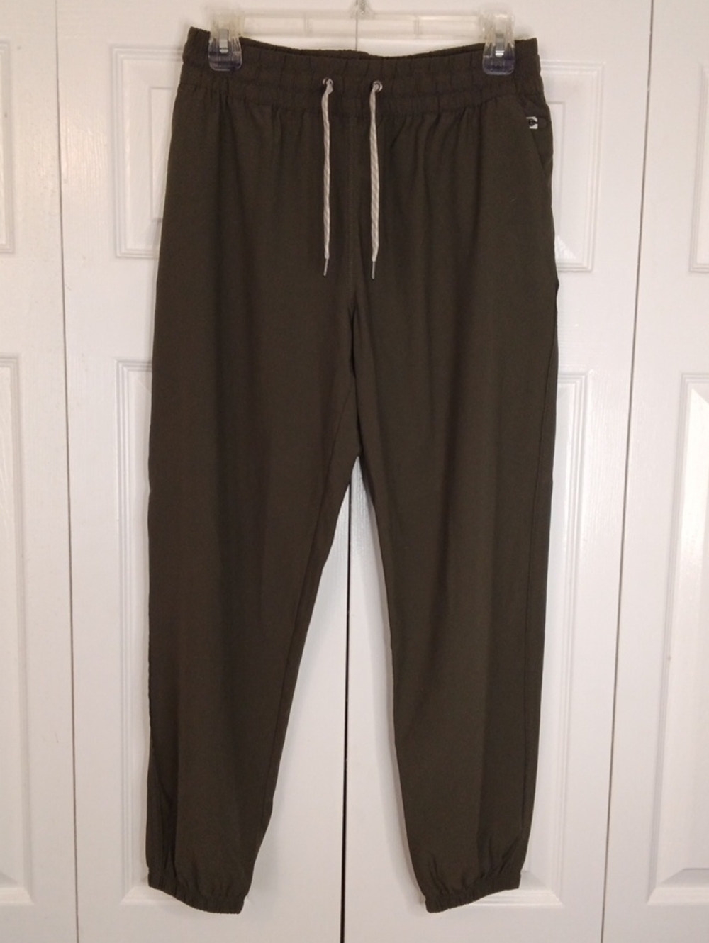 Vuori Weekend Jogger Pants Women Green Athleisure Lightweight Lounge
